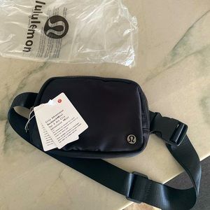 Black Lulu everywhere belt